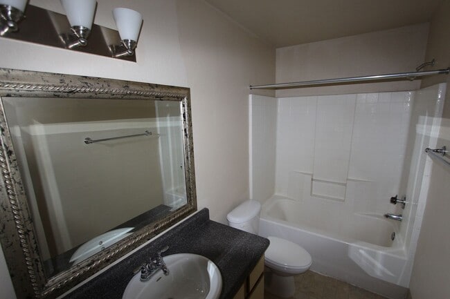 Building Photo - Coming Soon! Arbors Studio for Rent
