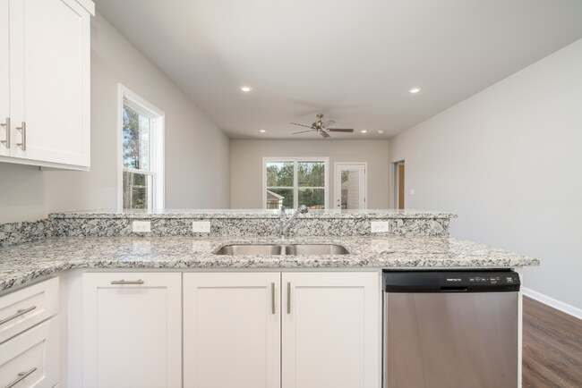 Building Photo - 105 Pocola Dr