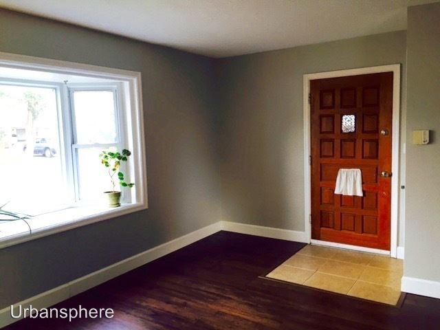 Building Photo - 2 br, 1 bath House - 3222 NE 79th Ave