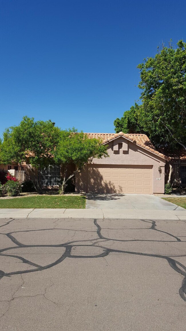 Foto del edificio - 16610 S 32nd Pl