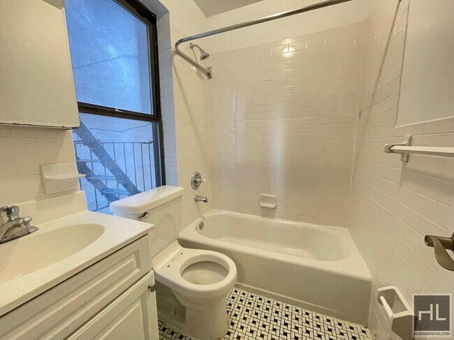 Foto del edificio - NO FEE One Bed on Upper East Side! Won't S...