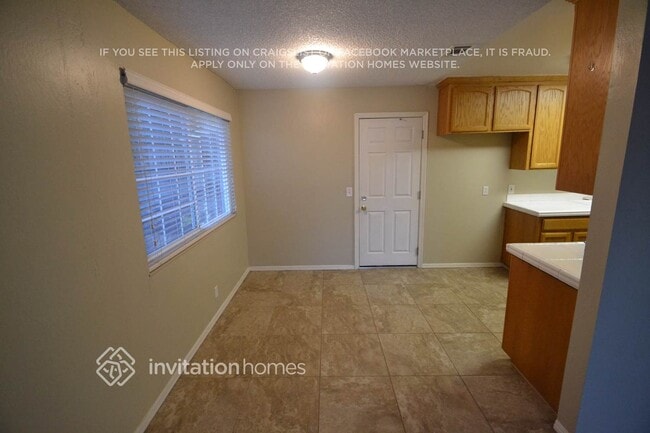 Building Photo - 402 Springvalley Dr