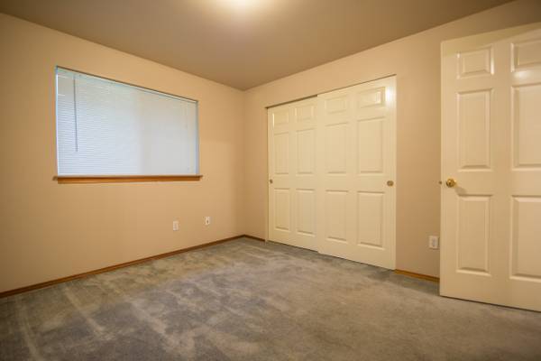 Building Photo - 322 Maple Ave