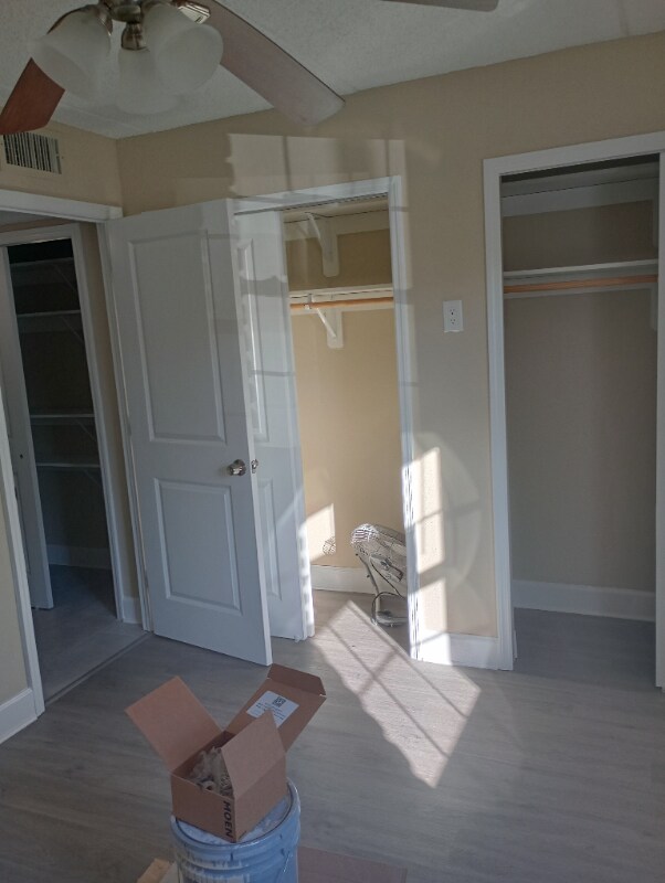 Foto del edificio - 1245 84th Ave N