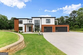 Building Photo - 151 S Pointe Dr