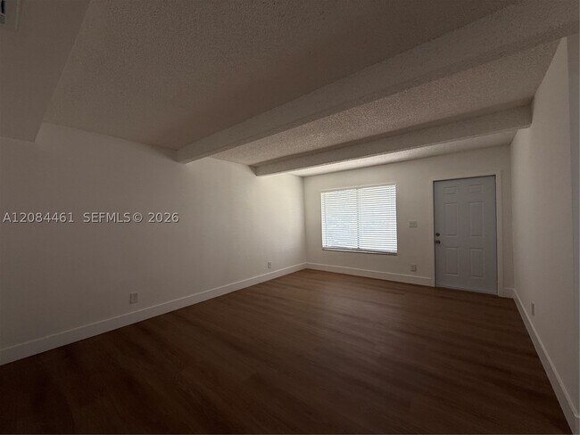 Foto del edificio - 1005 S Flagler Ave