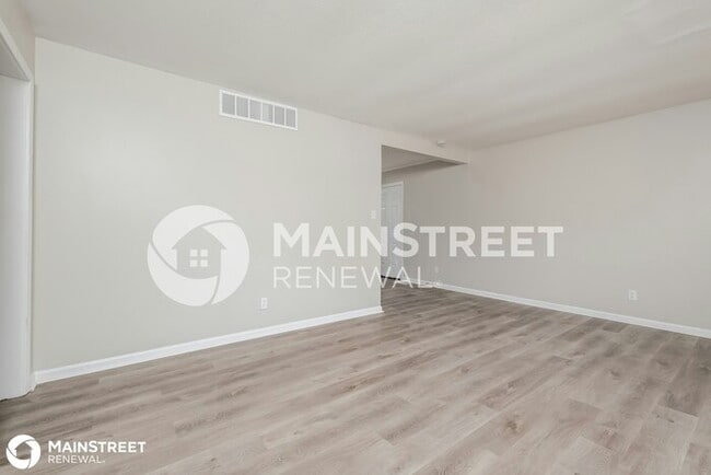 Building Photo - 5353 n woodland ave, Kansas city, MO 64118