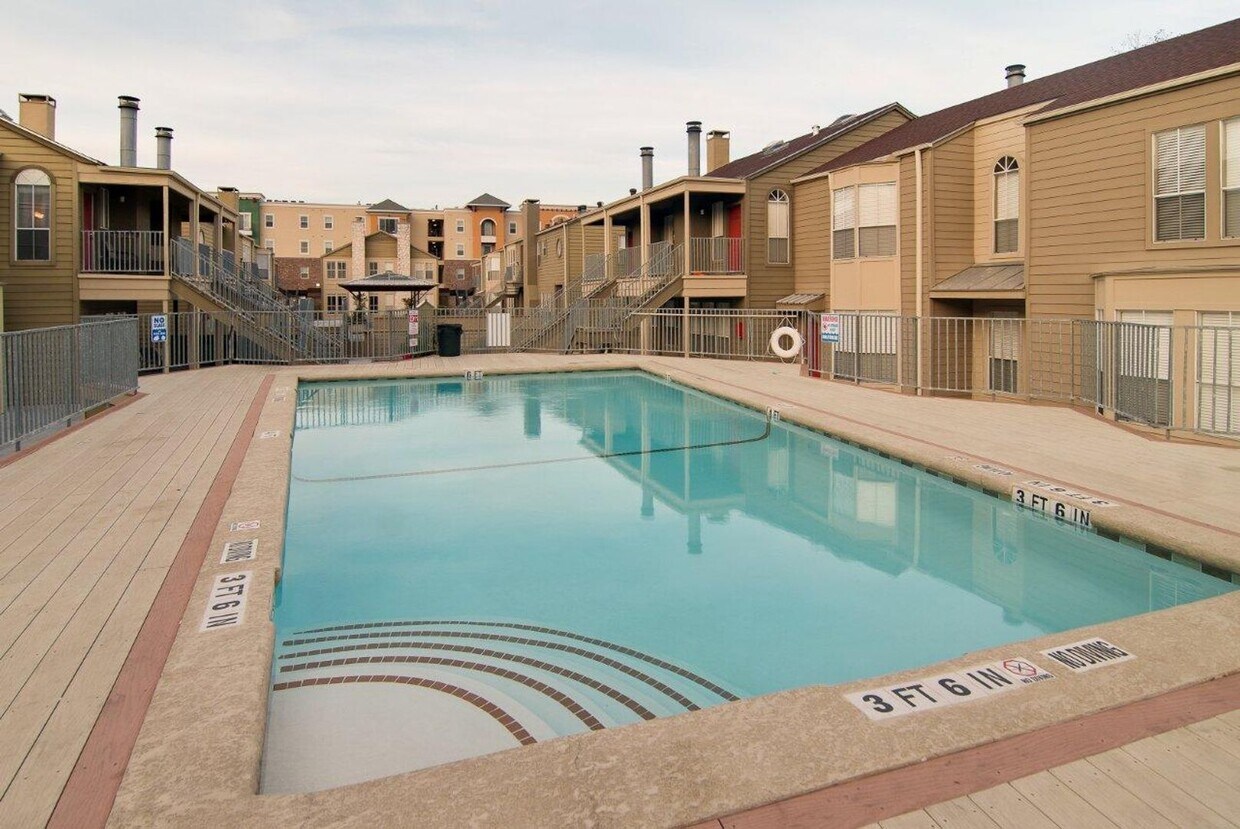 Foto del edificio - 1/1 Apartment Walking Distance to UT