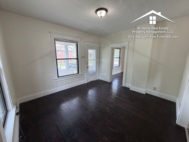 Foto del edificio - 217 W 6th St