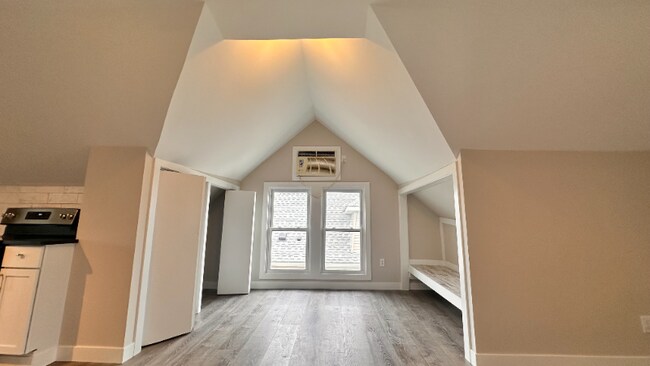 Building Photo - 979 Marshall Ave