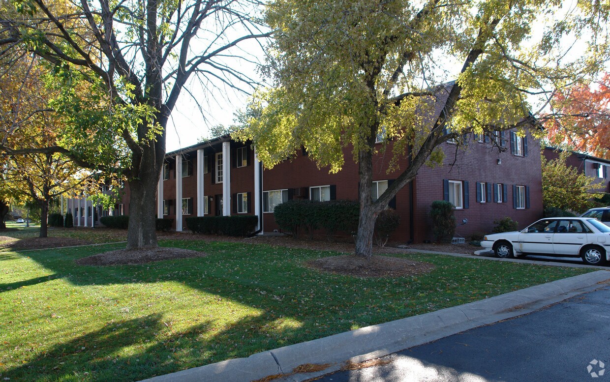 Foto del edificio - Eastbrooke Apartments