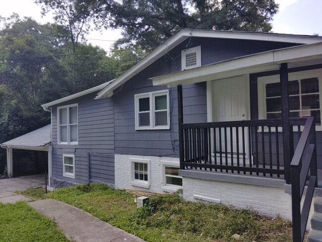 Building Photo - 418 Holly Dr SE