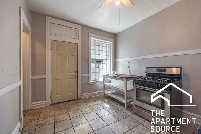 Foto del edificio - 1631 N Mozart St