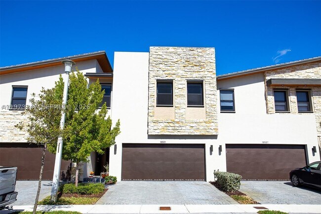 Foto del edificio - 10521 NW 81st St