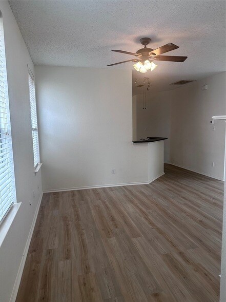 Foto del edificio - 1315 E Brown St