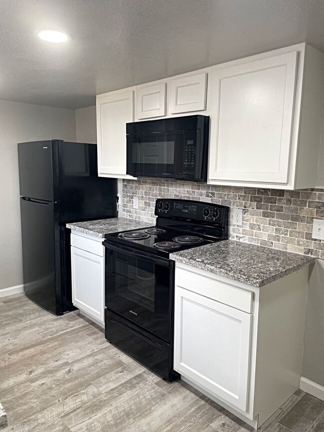 Building Photo - 2700 N 16th St