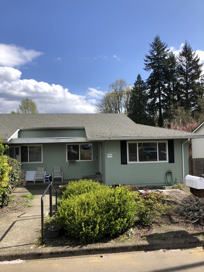 Building Photo - 16460 SW Gleneagle Dr