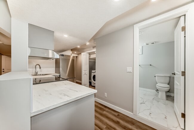 Building Photo - 4752 Memorial Dr E