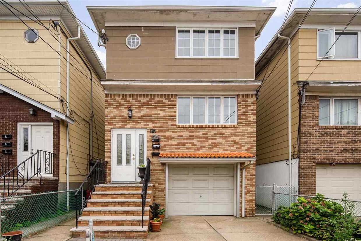 319 Essex St, Harrison, NJ 07029 House Rental in Harrison, NJ