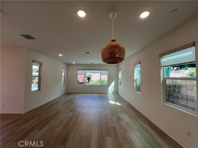 Building Photo - 2657 E Clara Ln