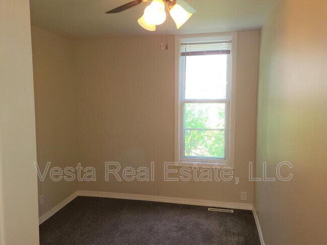 Building Photo - 608 E Jackson St