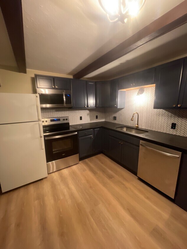 27 Westfield St Unit 201, Biddeford, ME 04005 Apartments in Biddeford