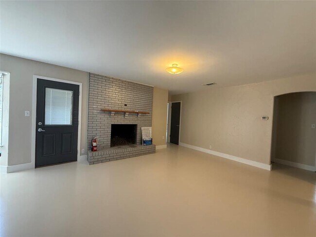 Building Photo - 7407 Albert Rd