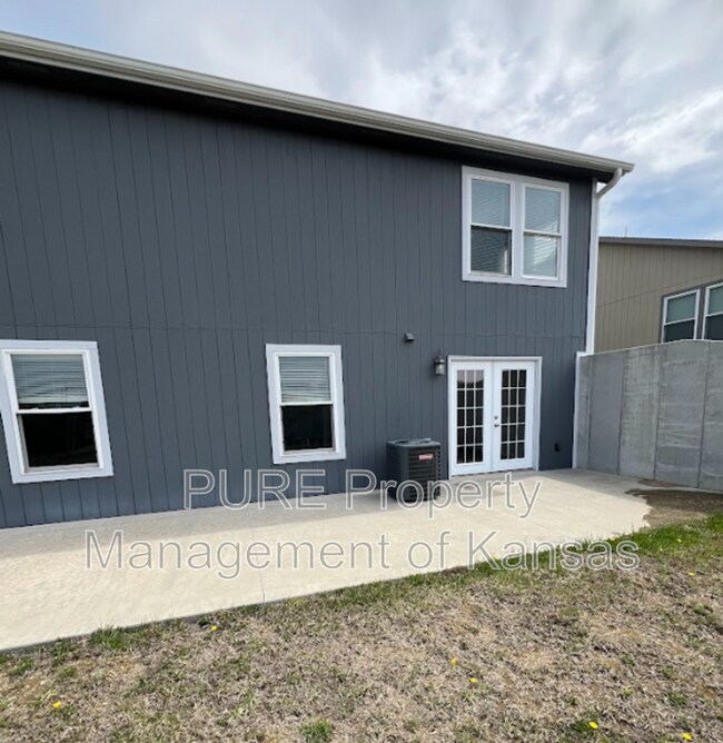 Building Photo - 4103 SW Shenandoah Rd