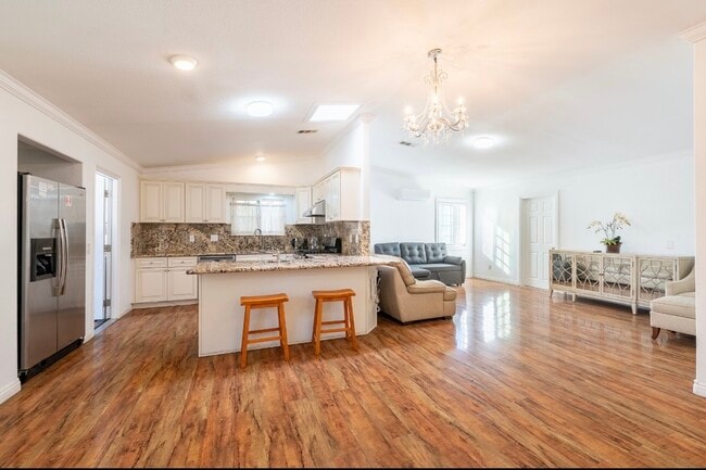 Building Photo - 1803 Ybarra Dr