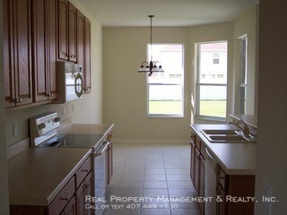 Building Photo - Beautiful 5 BR / 3.5 BA House in Eagle Creek