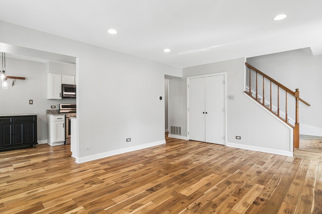 Foto del edificio - 452 Kennedy Pl