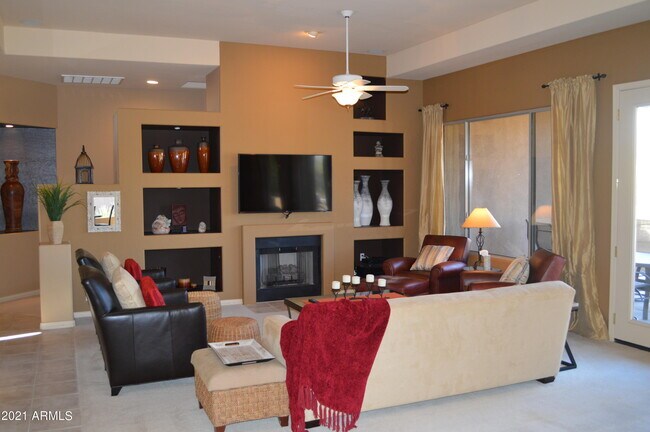Foto del edificio - 7180 E Thirsty Cactus Ln