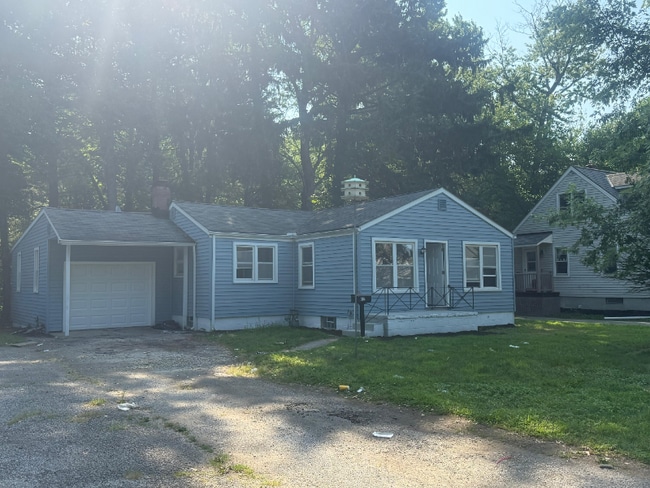 Building Photo - 8133 Midland Rd