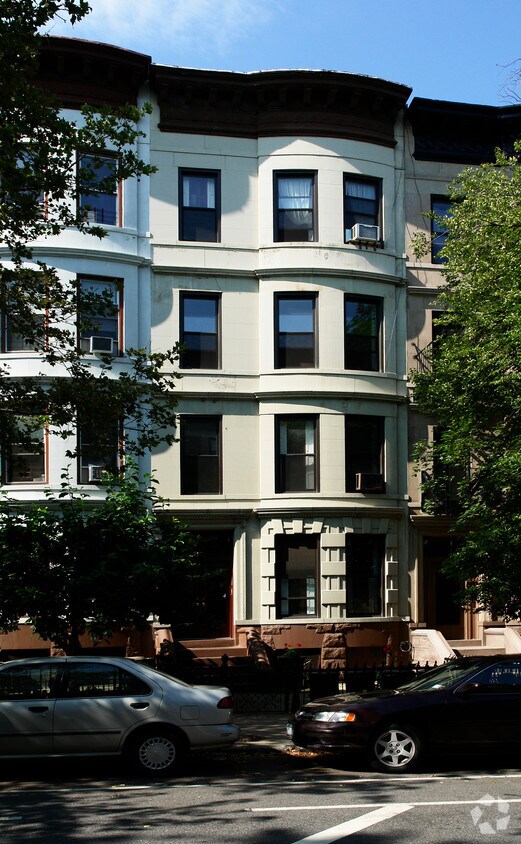 Building Photo - 442 3rd St