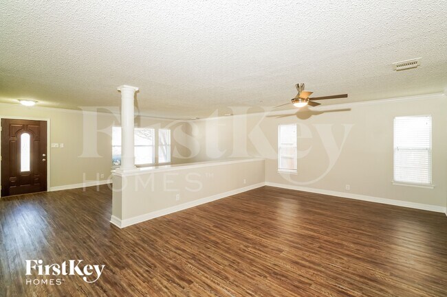 Foto del edificio - 14219 N Hills Village Dr