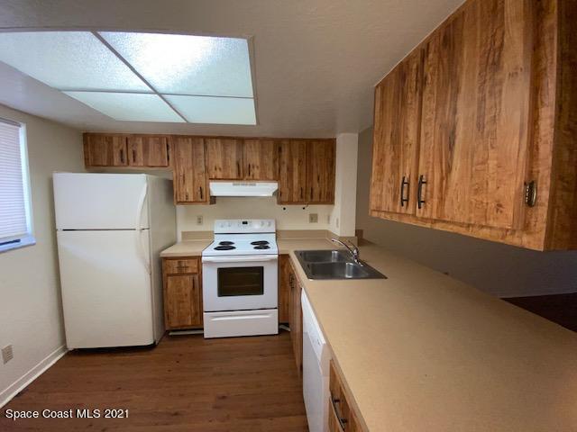 Building Photo - 1702 University Ln