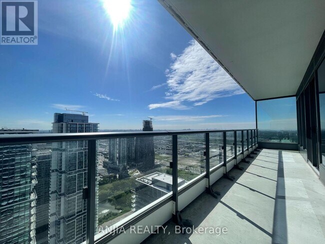 Photo du bâtiment - 950 Portage Pkwy