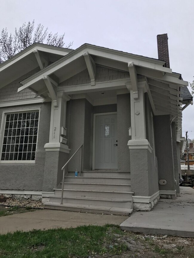 Foto del edificio - 211 N Spring Ave