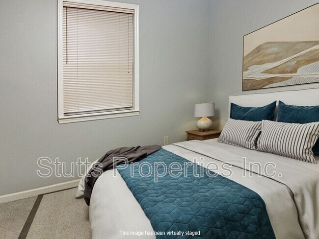 Foto del edificio - 730 Sky Park Rd