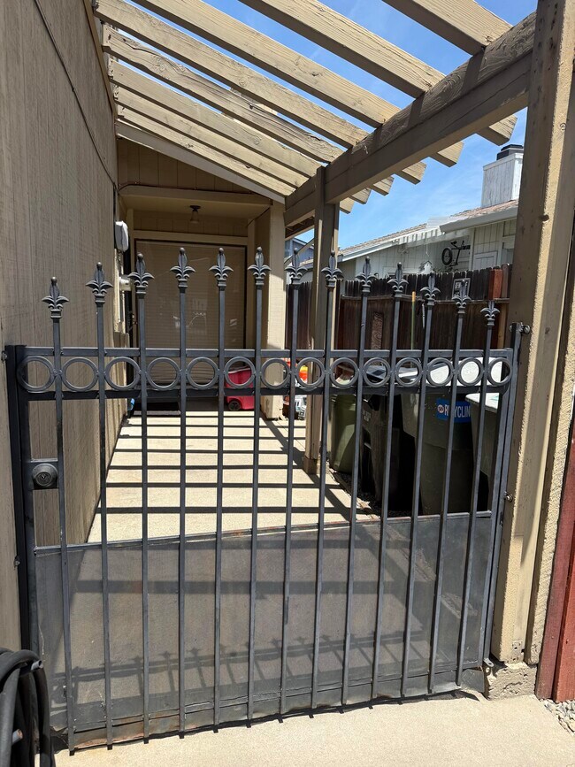 Foto del edificio - 7203 Winterwillow Ct