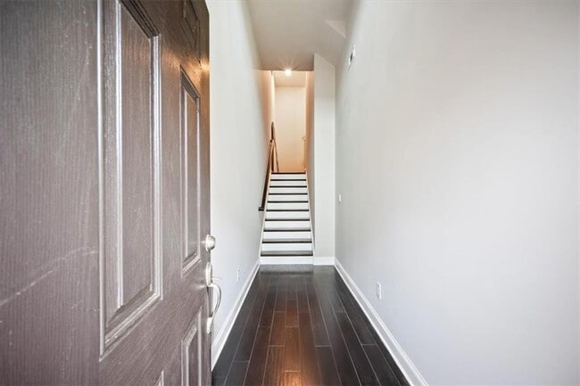 Building Photo - 1505 Slopeside Loop SE