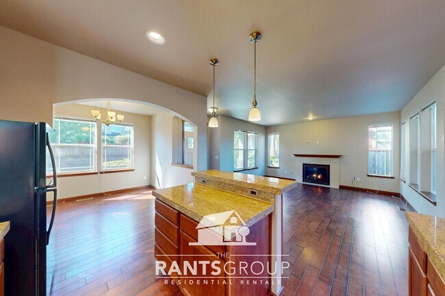 Building Photo - South Hill Puyallup Dream Neighborhood - E...