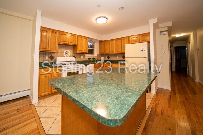 Foto del edificio - 2358 37th St