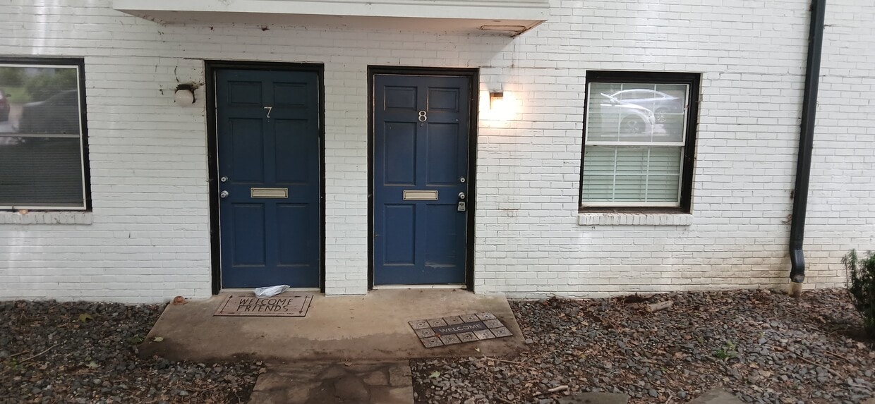 Primary Photo - 335 Crafton St