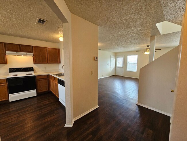 Foto del edificio - Available Now..   Absolutely Amazing property