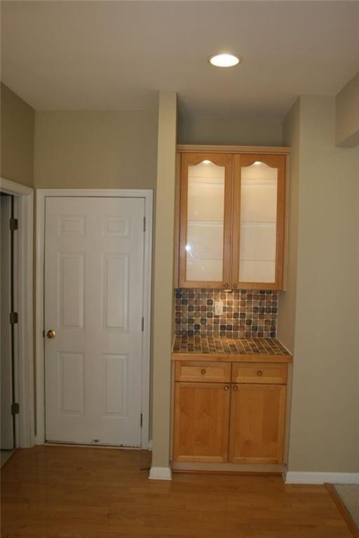 Foto del edificio - 240 Westbury Ln
