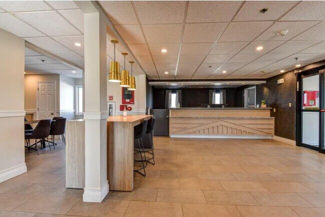 Foto del edificio - 865 Donald Lynch Blvd