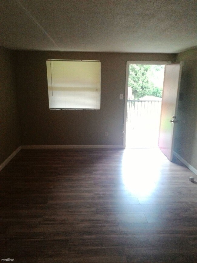 Building Photo - 9643 Diamond Dr