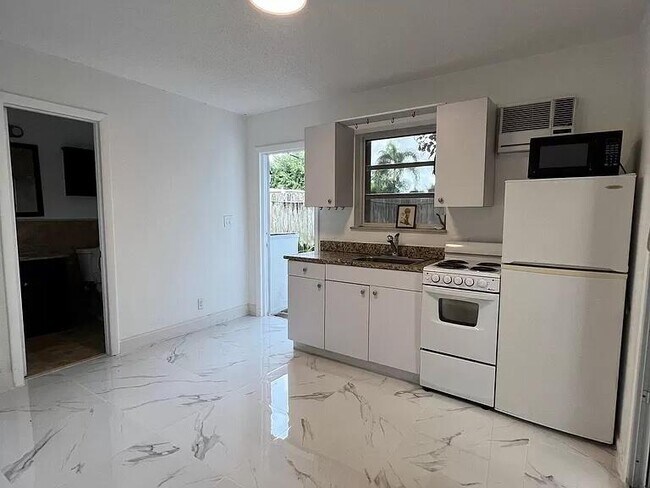 Foto del edificio - 2308 NW 3rd Ave