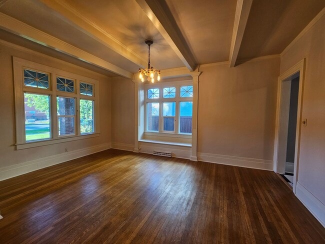 Building Photo - 4 Bedroom, 2 Bath Historical Home